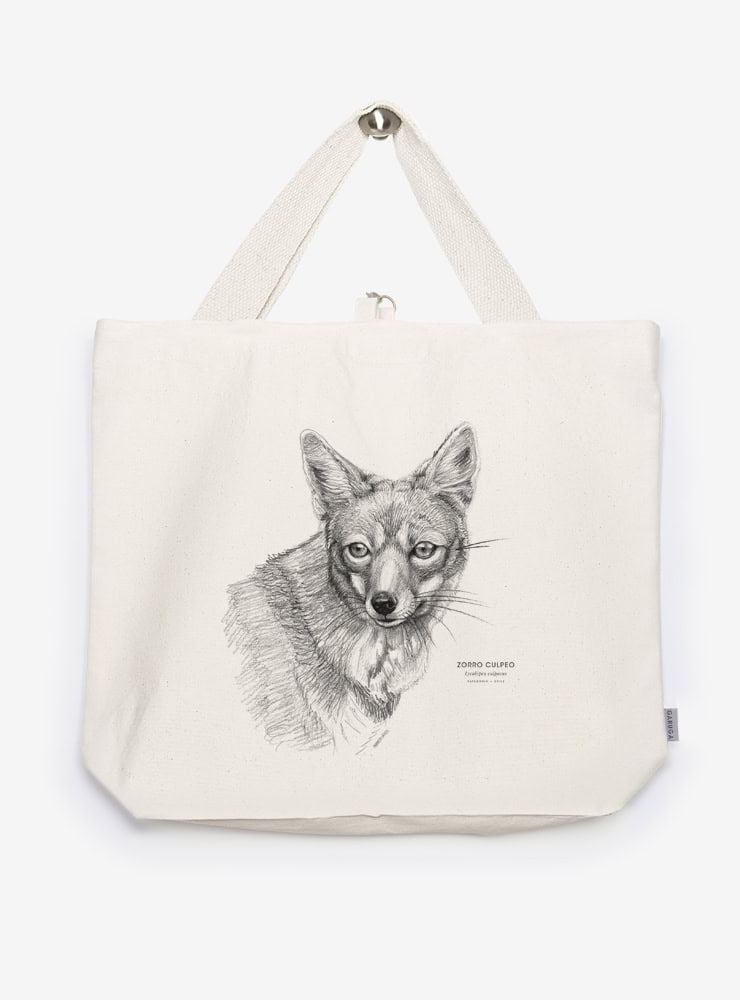 bolso XL reutilizable diseño zorro culpeo Chile
bolso compras fauna flora chilena alternativa plástico
regalo bolso XL zorro culpeo Chile
bolso XL tela ilustración zorro culpeo Chile
bolso compras ecológico fauna Chile