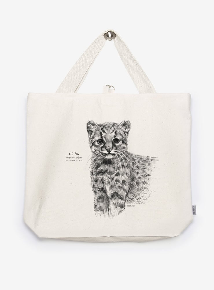 bolso XL reutilizable diseño güiña Chile
bolso compras fauna flora chilena alternativa plástico
regalo bolso XL güiña Chile
bolso XL tela ilustración güiña Chile
bolso compras ecológico fauna Chile