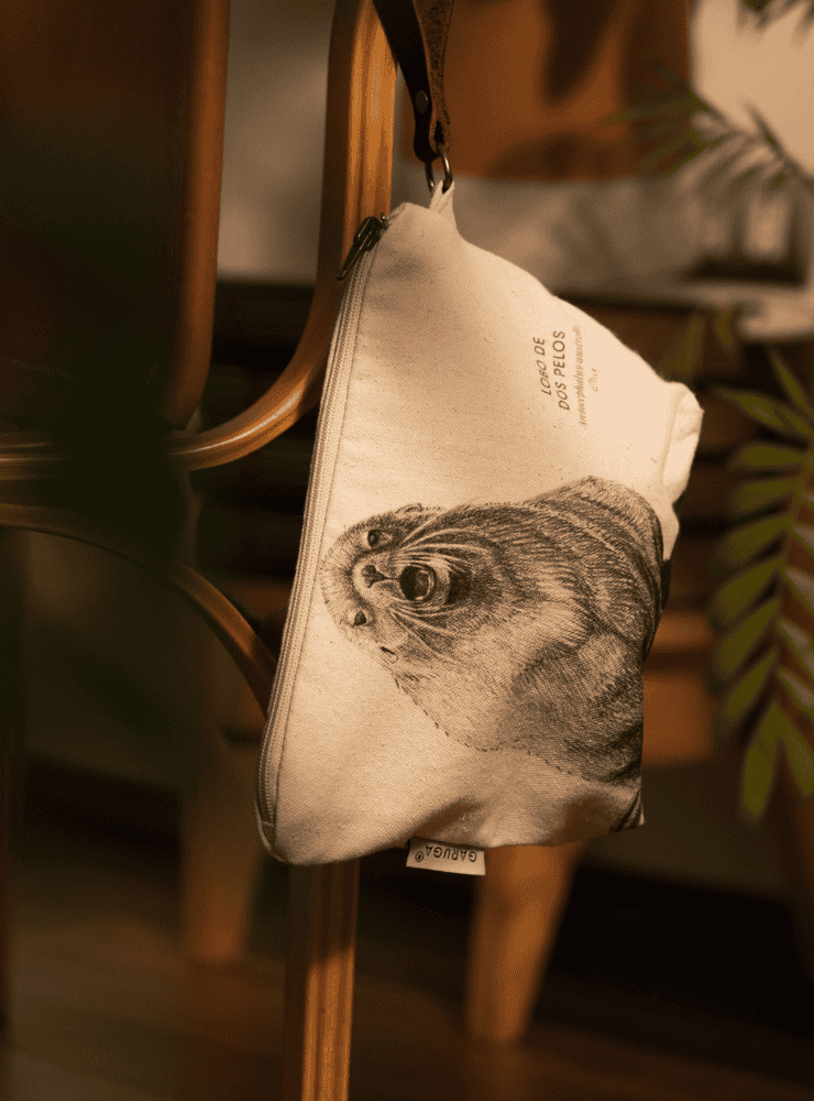neceser diseño coihue Chile
regalo neceser fauna flora chilena
necesar coihue accesorio sustentable Chile
regalo Día de la Madre neceser coihue Chile
necesar ilustración coihue fauna Chile