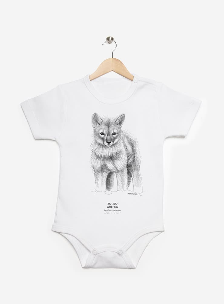 pilucho manga corta bebé diseño zorro cachorro Chile
ropa bebé manga corta con cría zorro culpeo Chile
pilucho algodón PIMA peruano manga corta zorro cachorro
regalo recién nacido zorro cachorro pilucho manga corta Chile
ropa bebé familia zorro culpeo Chile manga corta