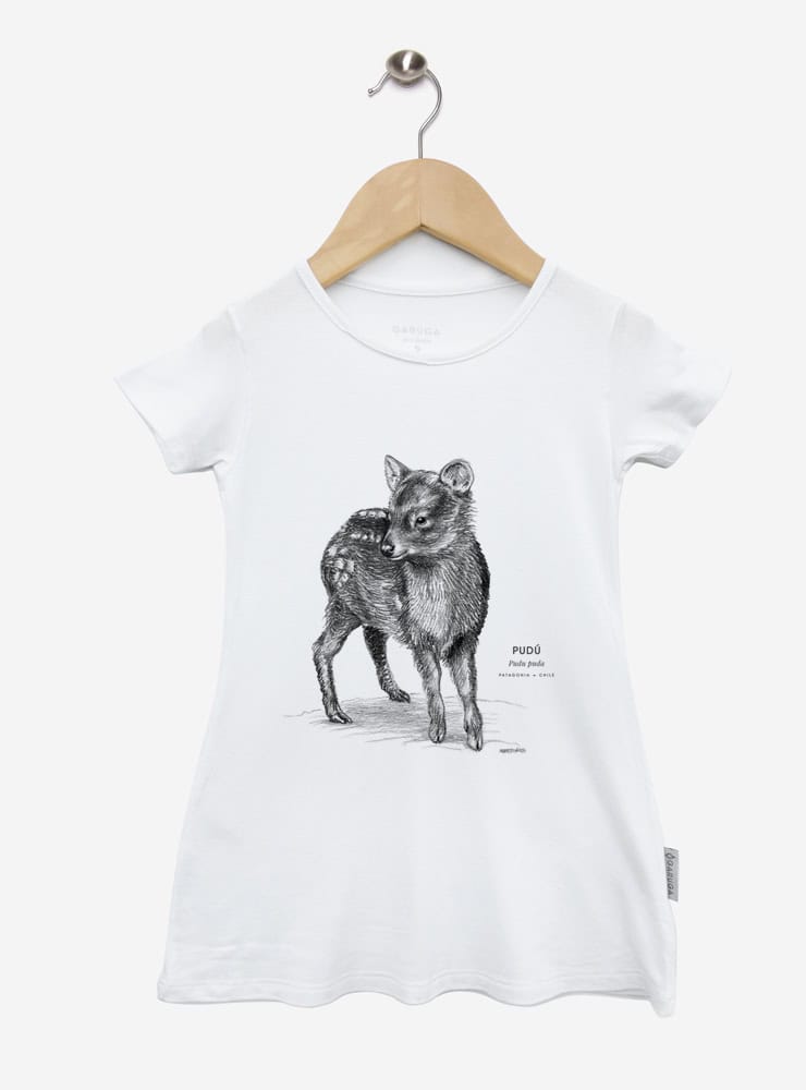 vestido infantil manga corta diseño pudú Chile
ropa niña con ciervo más pequeño del mundo Chile
vestido algodón modal niña pudú bosque sur Chile
regalo niña conservación pudú Chile
ropa infantil niña fauna vulnerable bosque templado Chile