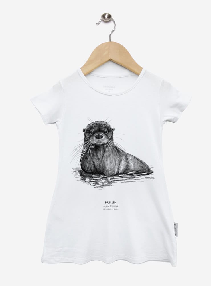 vestido infantil manga corta diseño huillín Chile
ropa niña con nutria río en peligro extinción Chile
vestido algodón modal niña especie amenazada Chile
regalo niña conservación huillín Chile
ropa infantil niña fauna en peligro extinción Chile