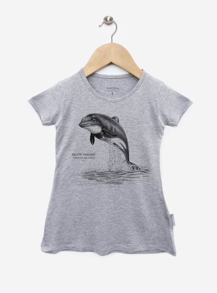 vestido gris infantil manga corta diseño delfín chileno Chile
ropa niña con único cetáceo endémico Chile gris
vestido algodón modal gris niña delfín chileno
regalo niña delfín chileno vestido gris Chile
ropa infantil niña gris fauna marina austral Chile