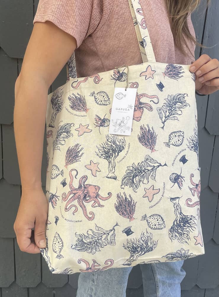 bolsa tela ecológica reutilizable fondo marino fauna submarina Chile
bolsa algodón 100% fauna marina costas Chile
regalo bolsa tela ecológica fondo marino Chile
bolsa compras reutilizable fondo marino Chile
alternativa plástico bolsa tela fauna marina Chile