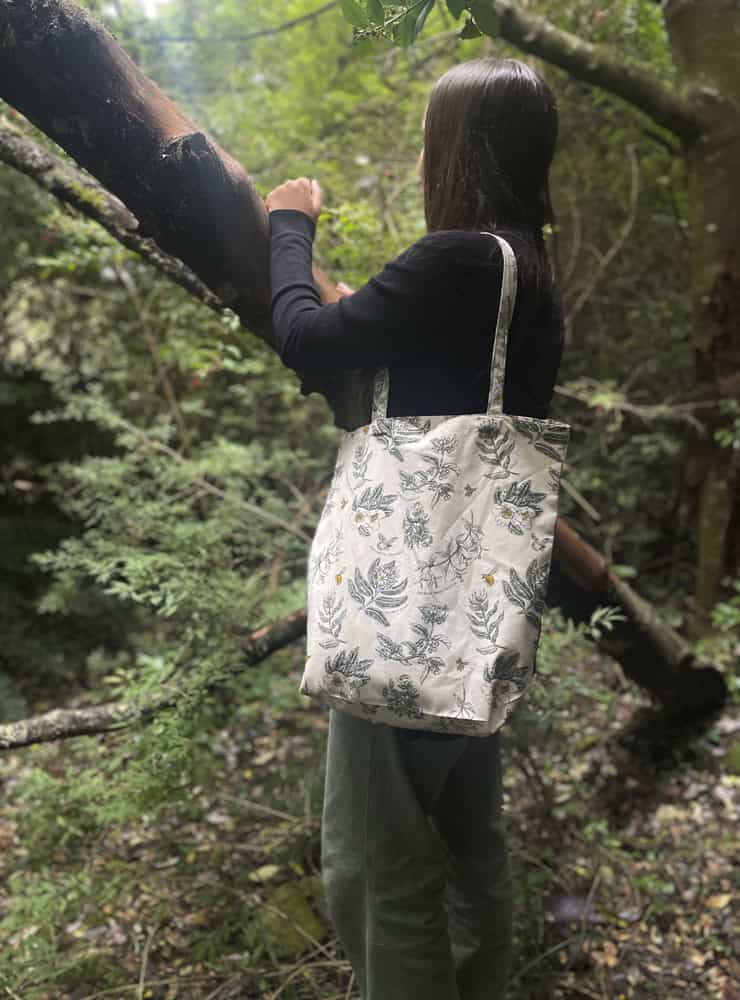 bolsa tela ecológica reutilizable polinización flores nativas Chile
bolsa algodón 100% polinizadores nativos Chile
regalo bolsa tela ecológica polinización Chile
bolsa compras reutilizable flores bosque chileno
alternativa plástico bolsa tela polinización Chile