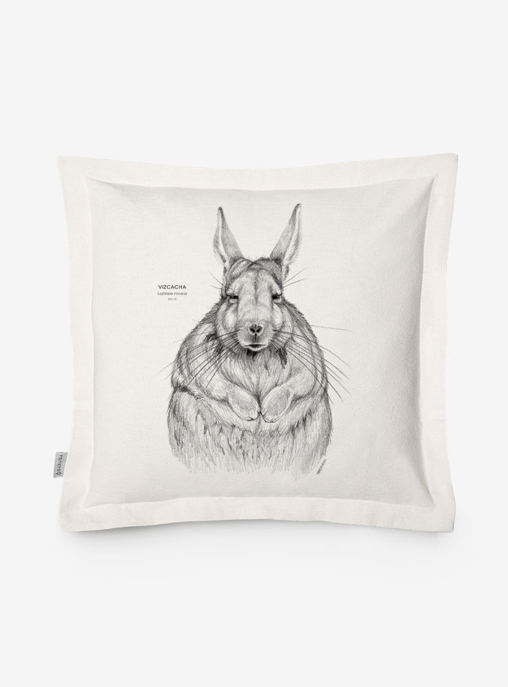 funda cojín diseño vizcacha Chile algodón
decoración hogar con roedor nativo Andes Chile
funda cojín algodón 50x50 vizcacha Chile
regalo decoración hogar vizcacha fauna andina Chile
funda cojín fauna andina cordillera Chile hogar