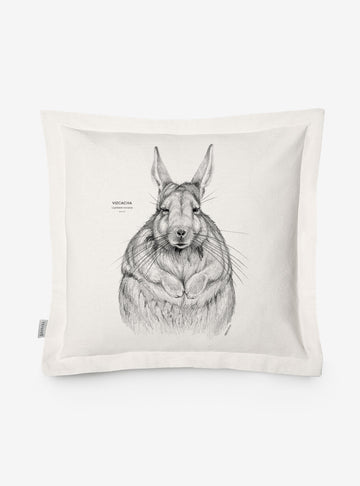 funda cojín diseño vizcacha Chile algodón
decoración hogar con roedor nativo Andes Chile
funda cojín algodón 50x50 vizcacha Chile
regalo decoración hogar vizcacha fauna andina Chile
funda cojín fauna andina cordillera Chile hogar
