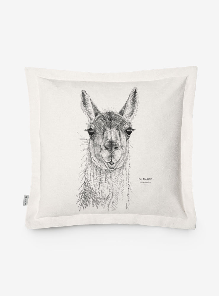 funda cojín diseño guanaco Patagonia Chile algodón
decoración hogar con camélido silvestre Chile
funda cojín algodón 50x50 guanaco Chile
regalo decoración hogar guanaco conservación Chile
funda cojín fauna patagónica Chile hogar impacto social