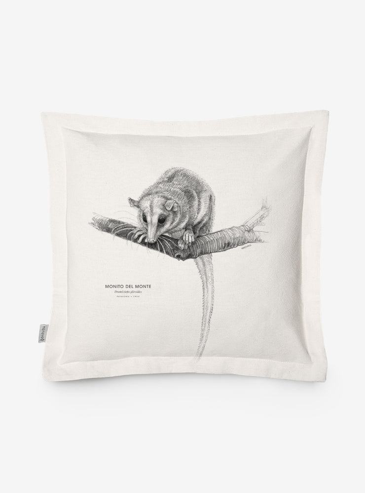 funda cojín diseño monito del monte Chile algodón
decoración hogar con único marsupial nativo Chile
funda cojín algodón 50x50 monito del monte Chile
regalo decoración hogar monito del monte conservación
funda cojín fauna endémica Chile hogar