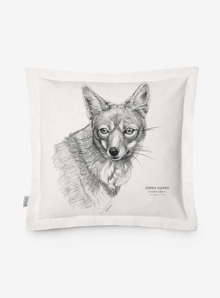 funda cojín diseño zorro culpeo Chile algodón
decoración hogar con cánido nativo Chile
funda cojín algodón 50x50 zorro culpeo Chile
regalo decoración hogar zorro culpeo fauna Chile
funda cojín fauna andina patagónica Chile hogar