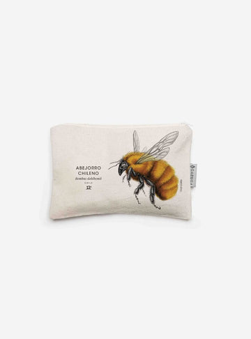 estuche diseño abejorro chileno Chile
estuche escolar fauna flora chilena
regalo vuelta a clases estuche abejorro chileno Chile
estuche ilustración abejorro chileno Chile sustentable
estuche fauna flora nativa Chile niños