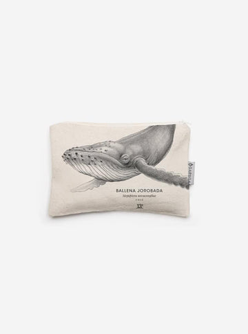 estuche diseño ballena jorobada Chile
estuche escolar fauna flora chilena
regalo vuelta a clases estuche ballena jorobada Chile
estuche ilustración ballena jorobada Chile sustentable
estuche fauna flora nativa Chile niños