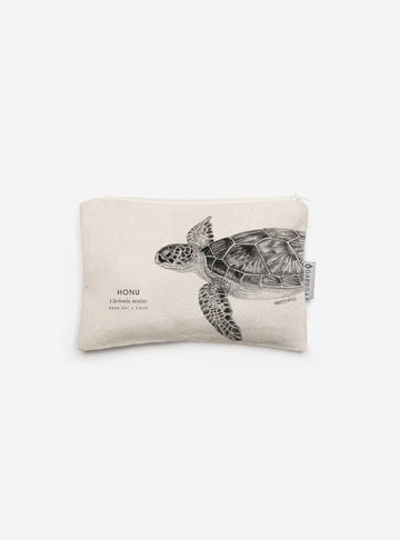 estuche diseño tortuga verde Chile
estuche escolar fauna flora chilena
regalo vuelta a clases estuche tortuga verde Chile
estuche ilustración tortuga verde Chile sustentable
estuche fauna flora nativa Chile niños