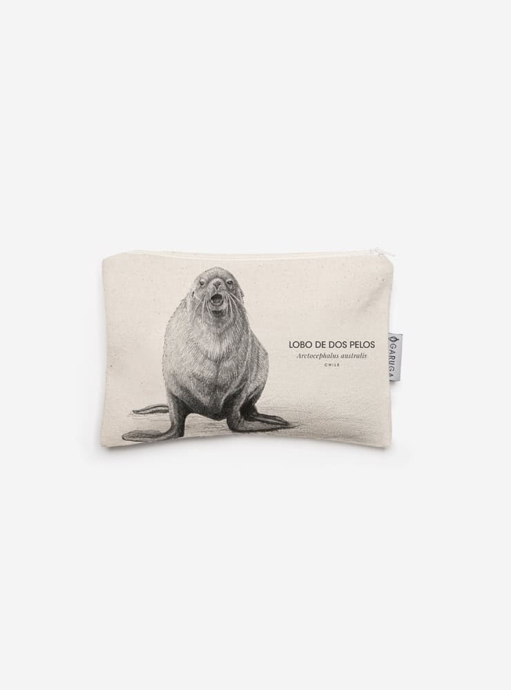 estuche diseño lobo de dos pelos Chile
estuche escolar fauna flora chilena
regalo vuelta a clases estuche lobo de dos pelos Chile
estuche ilustración lobo de dos pelos Chile sustentable
estuche fauna flora nativa Chile niños