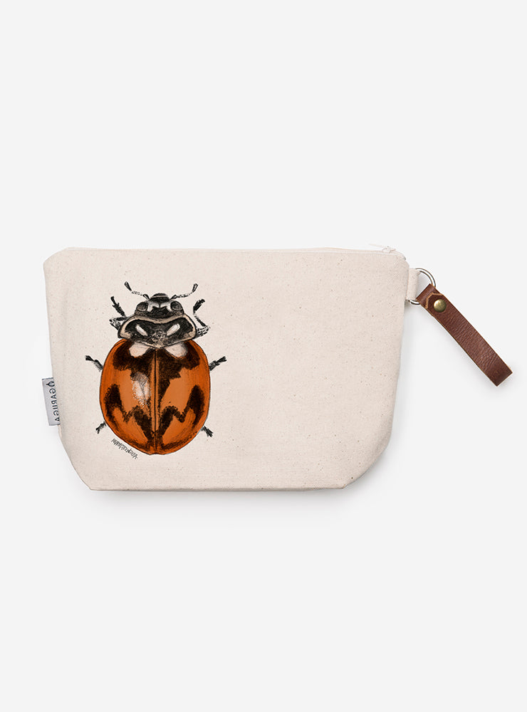 neceser diseño adalia angulifera Chile
regalo neceser fauna flora chilena
necesar adalia angulifera accesorio sustentable Chile
regalo Día de la Madre neceser adalia angulifera Chile
necesar ilustración adalia angulifera fauna Chile
