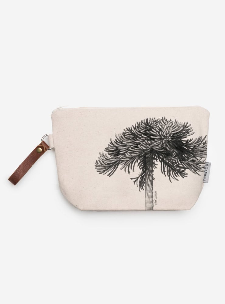 neceser diseño araucaria Chile
regalo neceser fauna flora chilena
necesar araucaria accesorio sustentable Chile
regalo Día de la Madre neceser araucaria Chile
necesar ilustración araucaria fauna Chile