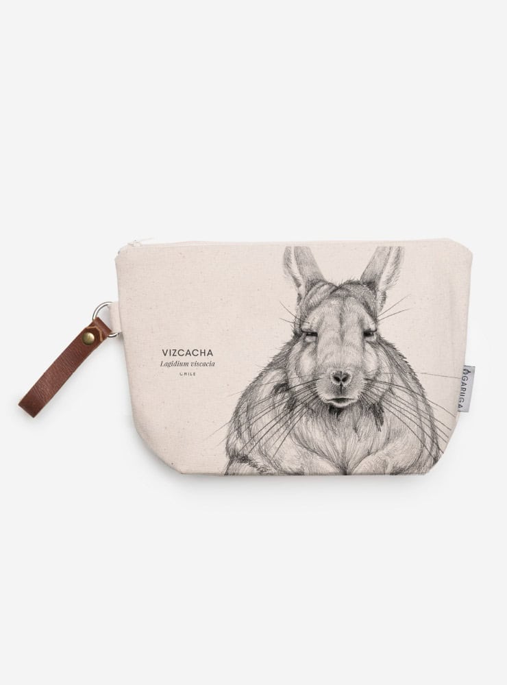 neceser diseño vizcacha Chile
regalo neceser fauna flora chilena
necesar vizcacha accesorio sustentable Chile
regalo Día de la Madre neceser vizcacha Chile
necesar ilustración vizcacha fauna Chile