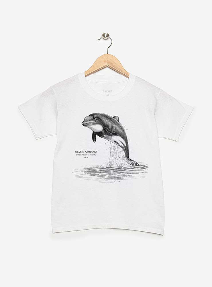 polera infantil manga corta diseño delfín chileno Chile
ropa niño con único cetáceo endémico Chile
polera algodón niño delfín chileno Chile
regalo niño conservación delfín chileno Chile
ropa infantil fauna marina austral Chile manga corta