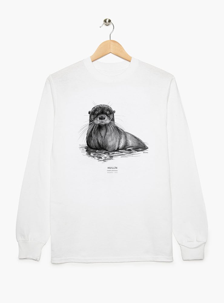 polera manga larga diseño huillín Chile
ropa con nutria río en peligro extinción Chile manga larga
polera algodón unisex especie amenazada Chile manga larga
regalo conservación huillín nutria patagónica manga larga
ropa fauna en peligro extinción ríos Chile manga larga