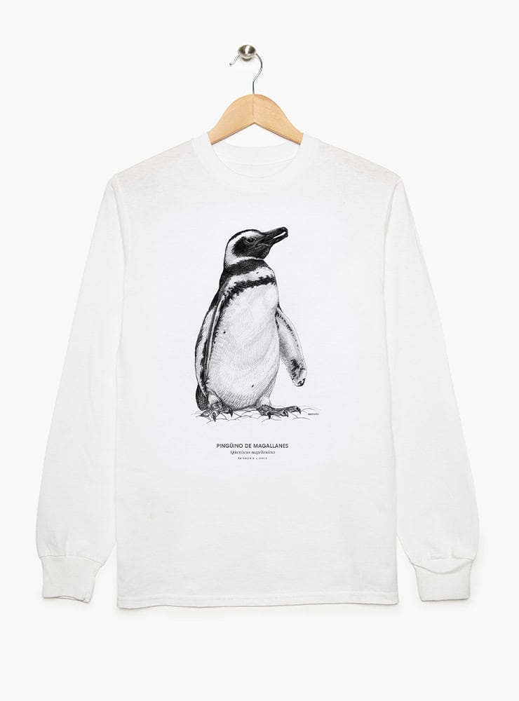 polera manga larga diseño pingüino de Magallanes Chile
ropa con ave patagónica icónica Chile manga larga
polera algodón unisex pingüino Magallanes manga larga
regalo con pingüino de Magallanes souvenir Patagonia
ropa fauna marina austral Chile manga larga