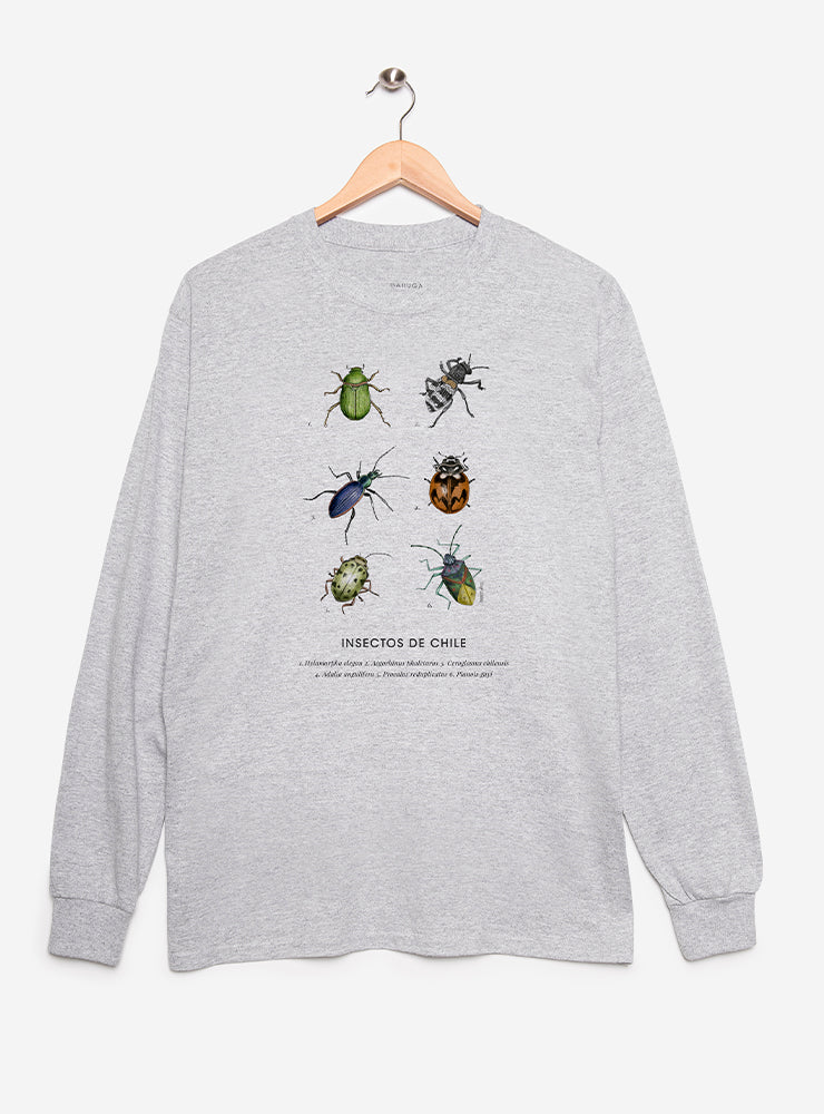 polera manga larga diseño insectos nativos bosque Chile
ropa con escarabajos nativos Chile manga larga
polera algodón unisex chinita peorro Chile
regalo con insectos nativos bosque chileno
ropa fauna invertebrada bosque sur Chile