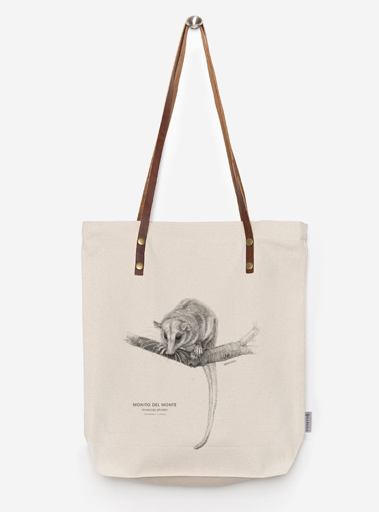 totebag diseño monito del monte Chile
bolsa tela reutilizable monito del monte fauna Chile
regalo totebag monito del monte Chile
totebag alternativa plástico fauna chilena
totebag ilustración monito del monte Chile sustentable
