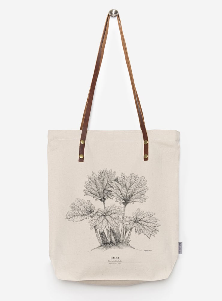 totebag diseño nalca Chile
bolsa tela reutilizable nalca fauna Chile
regalo totebag nalca Chile
totebag alternativa plástico fauna chilena
totebag ilustración nalca Chile sustentable